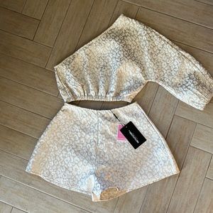 Pretty Little Thing 2 piece shorts set!